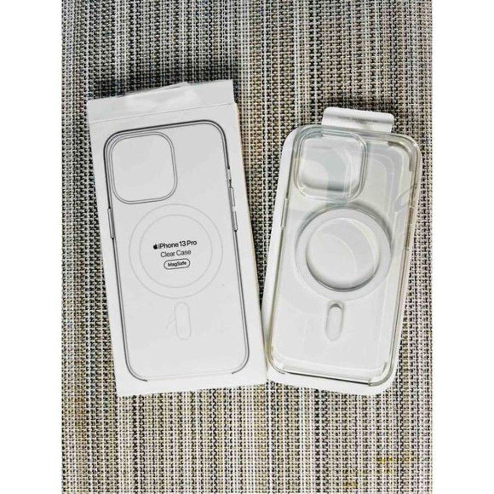 Genuine Apple Clear Case with MagSafe for iPhone 13 Pro (the small one)